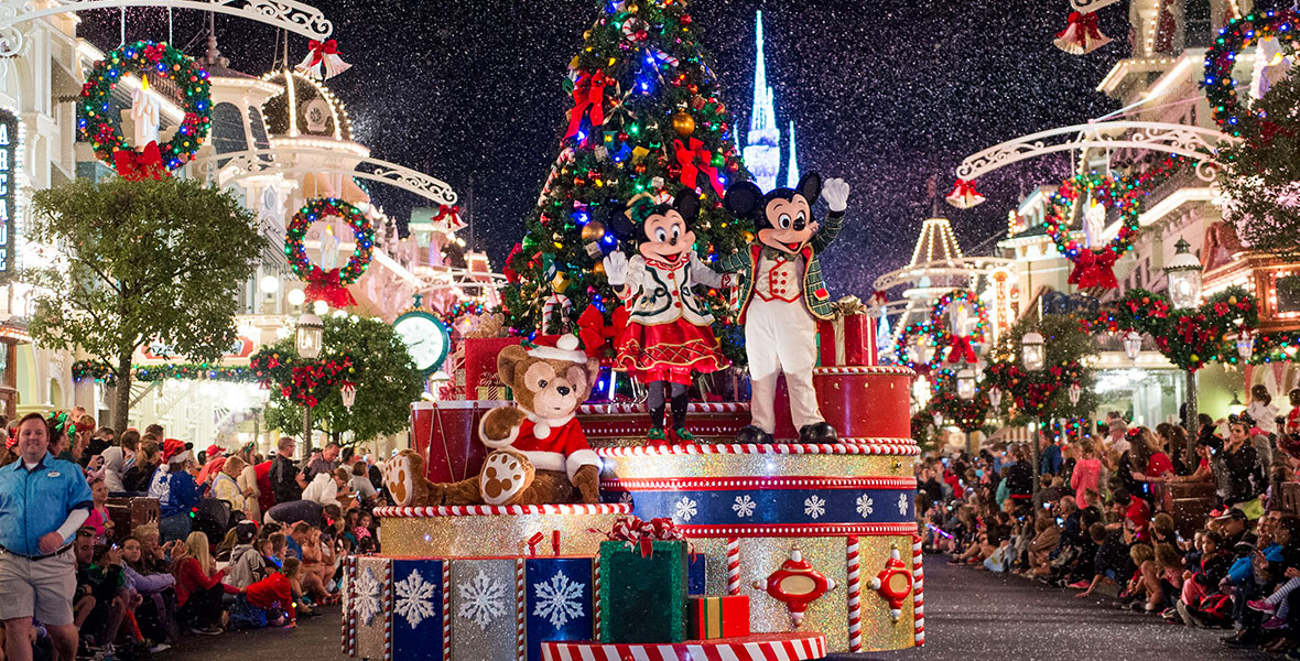 Disneyland Becomes a Magical Holiday Park With Christmas Parades Disneyland Becomes a Magical Holiday Park With Christmas Parades