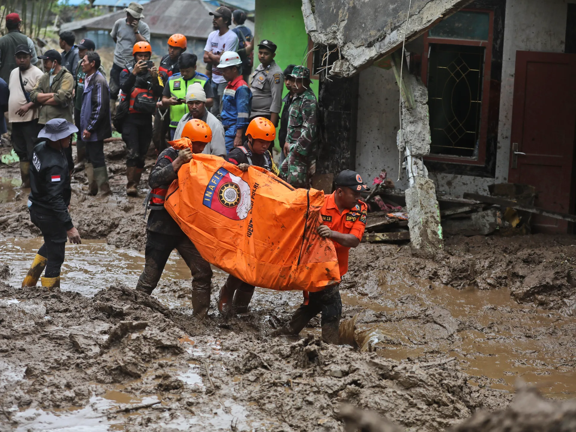 Sumatra Flood Disaster Raises Indonesia’s Death Toll to 248 Sumatra Flood Disaster Raises Indonesia’s Death Toll to 248