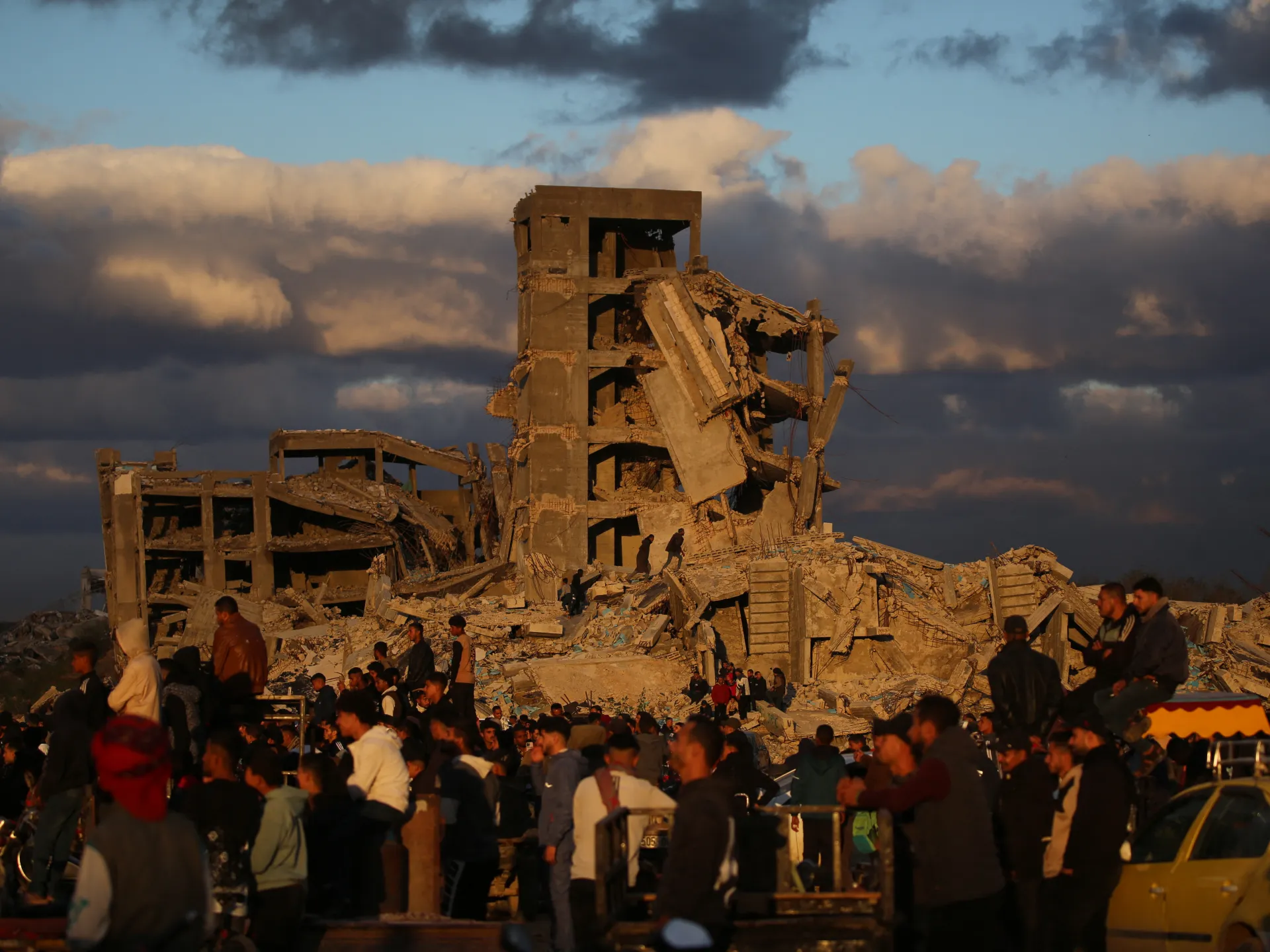 Israel Bombs Gaza as Ceasefire Negotiations Take Place in US