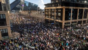 Minneapolis Sees Mass Protest Against ICE Crackdown Amid Bitter Cold
