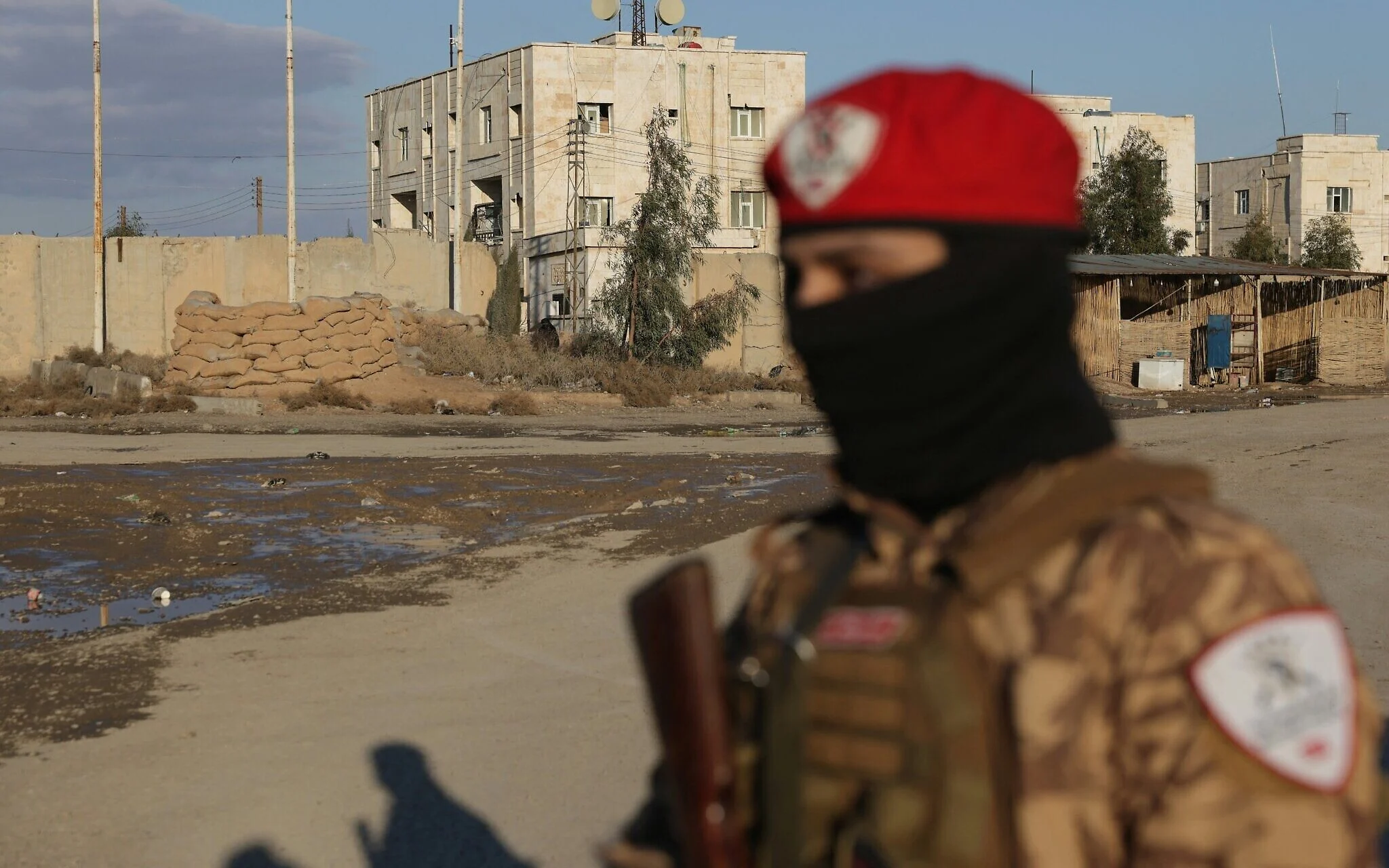 Syrian Authorities Take Control of Prison Holding ISIL-Linked Detainees in Raqqa Syrian Authorities Take Control of Prison Holding ISIL-Linked Detainees in Raqqa