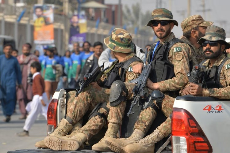 Pakistan Army Reports Two Soldier Deaths in Northwestern Mission