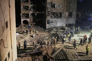 Iran Missiles Hit Areas Near Israel Nuclear Site, Over 100 Hurt