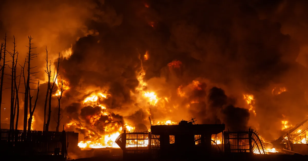 Oil Tops $100 as War With Iran Hits Global Markets