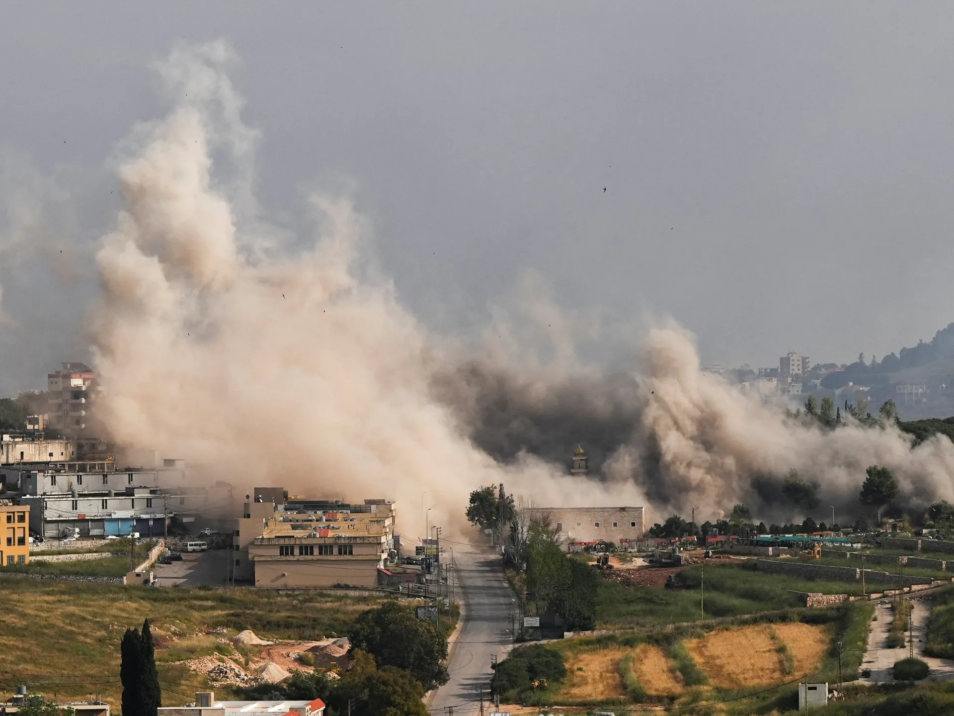 Israel Soldiers Reach Key Southern Lebanon City Israel Soldiers Reach Key Southern Lebanon City